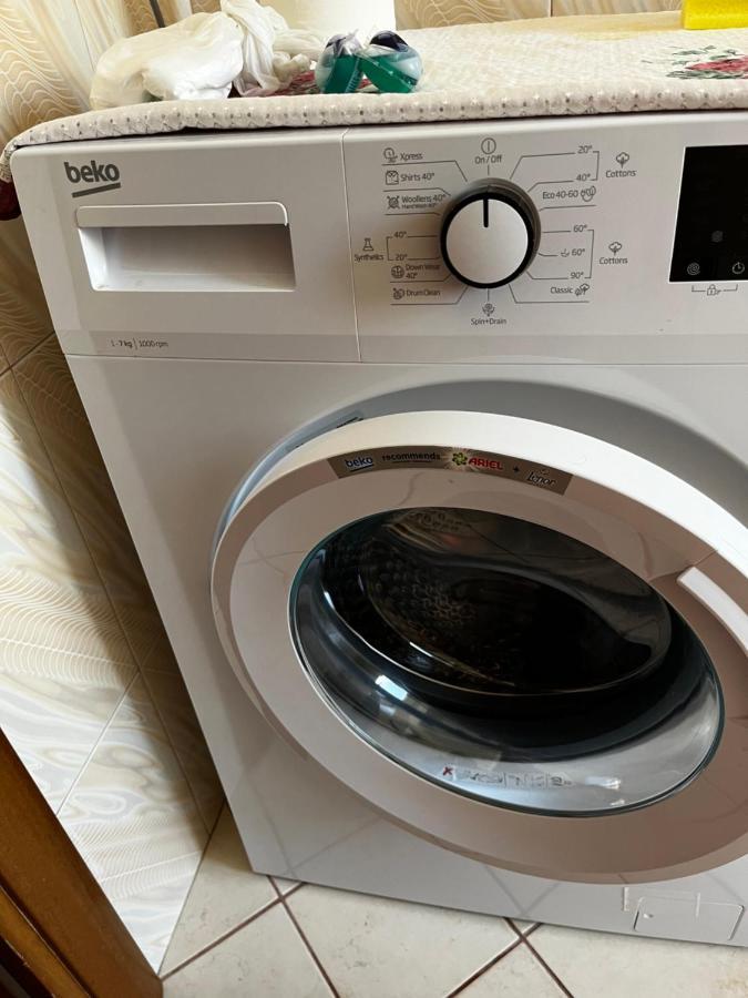 Appartamento Incantevole Con Posto Auto Privato Vlore Bagian luar foto